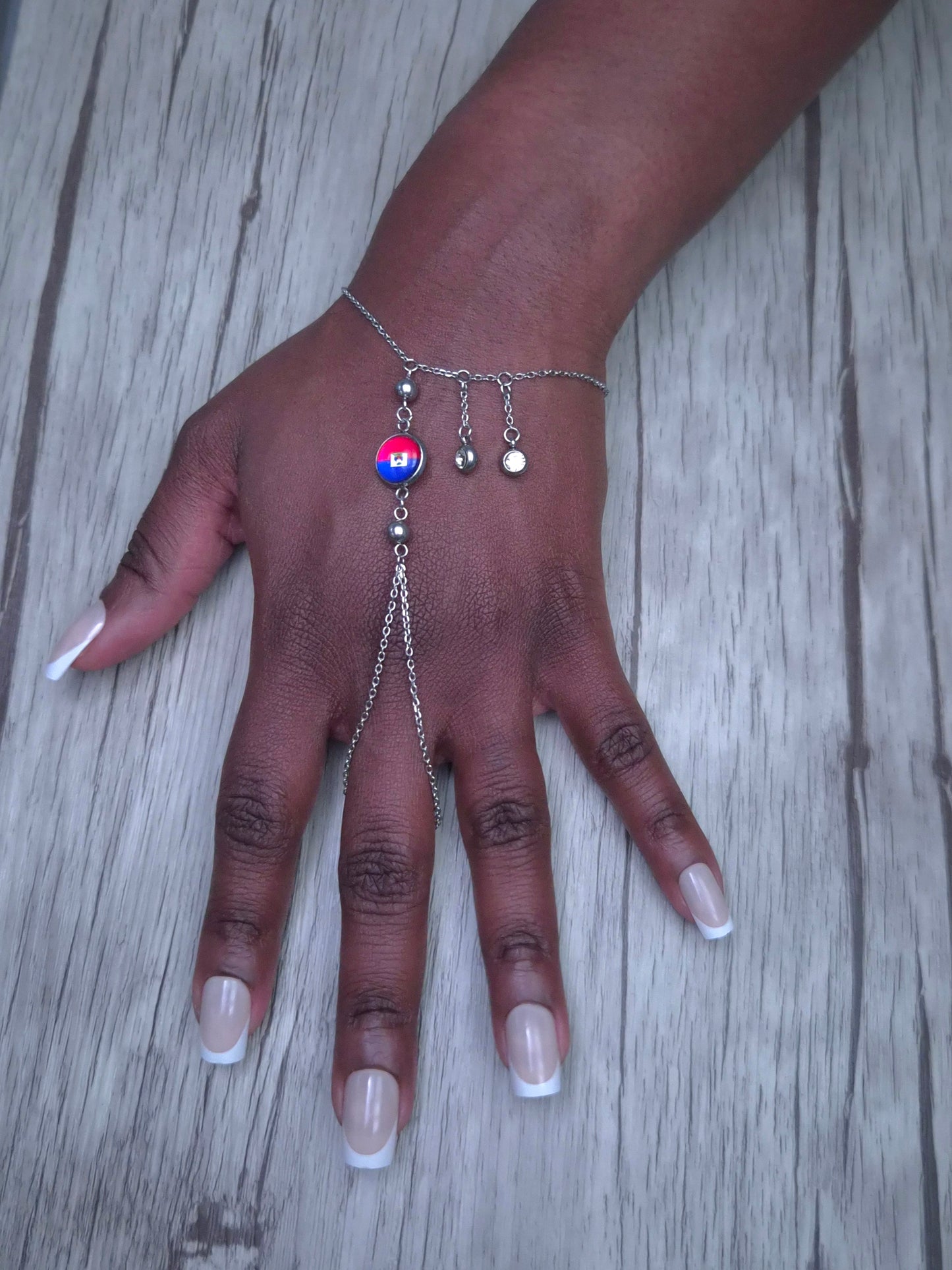 Chaîne de main Lanmen Haïti argenté